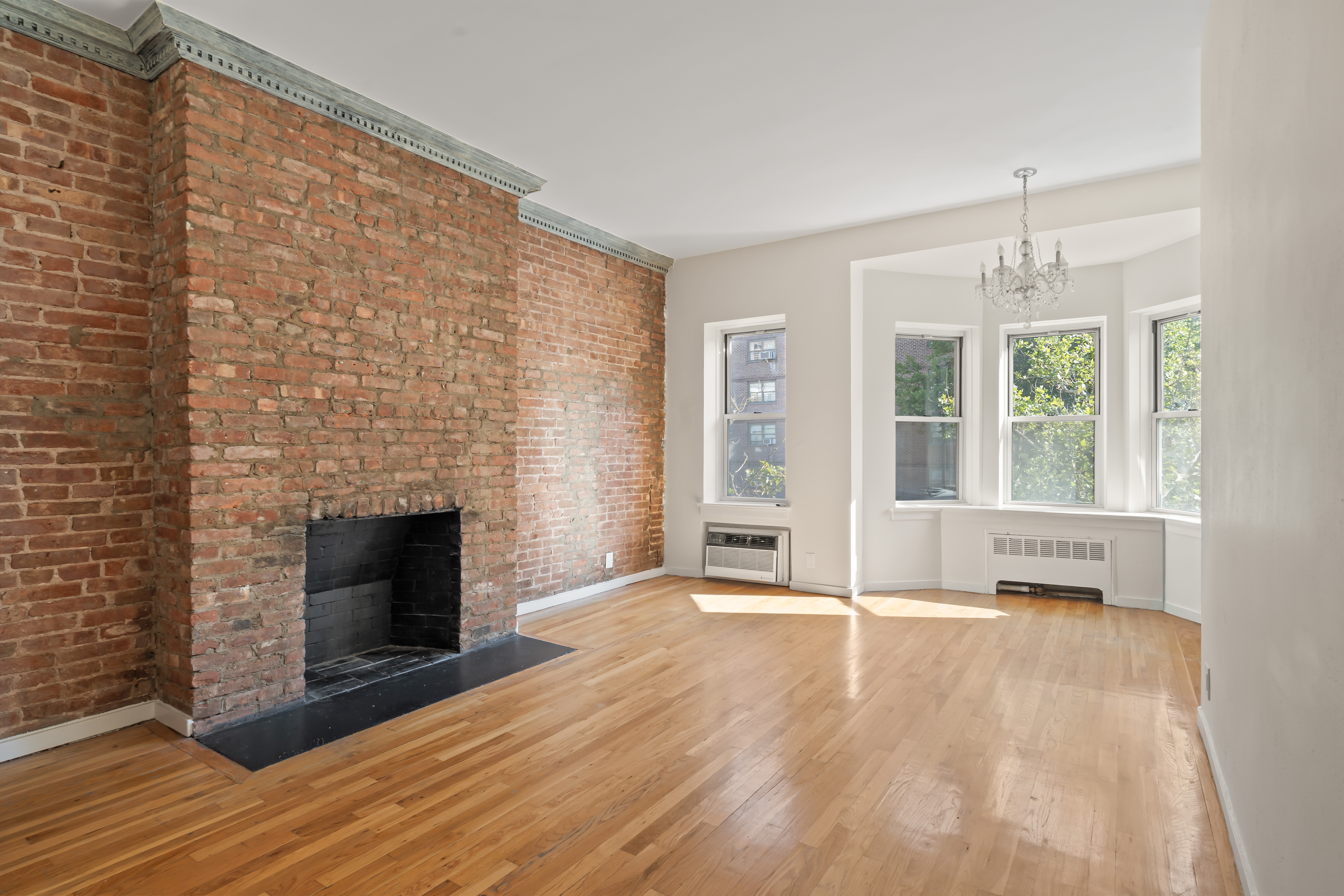 141 West 94th Street, Unit 3F Manhattan, NY 10025 - Photo 2 of 9
