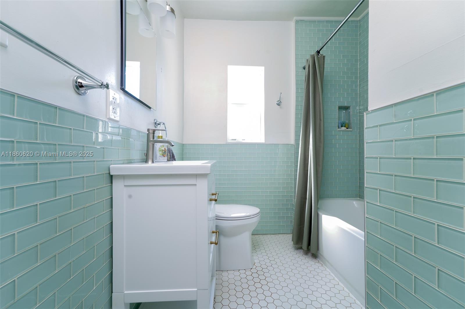 1504 Funston Street Hollywood, FL 33020 - Photo 6 of 26