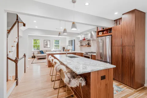 $1,100,000 | 500 H Street Southwest, Washington, DC 20024