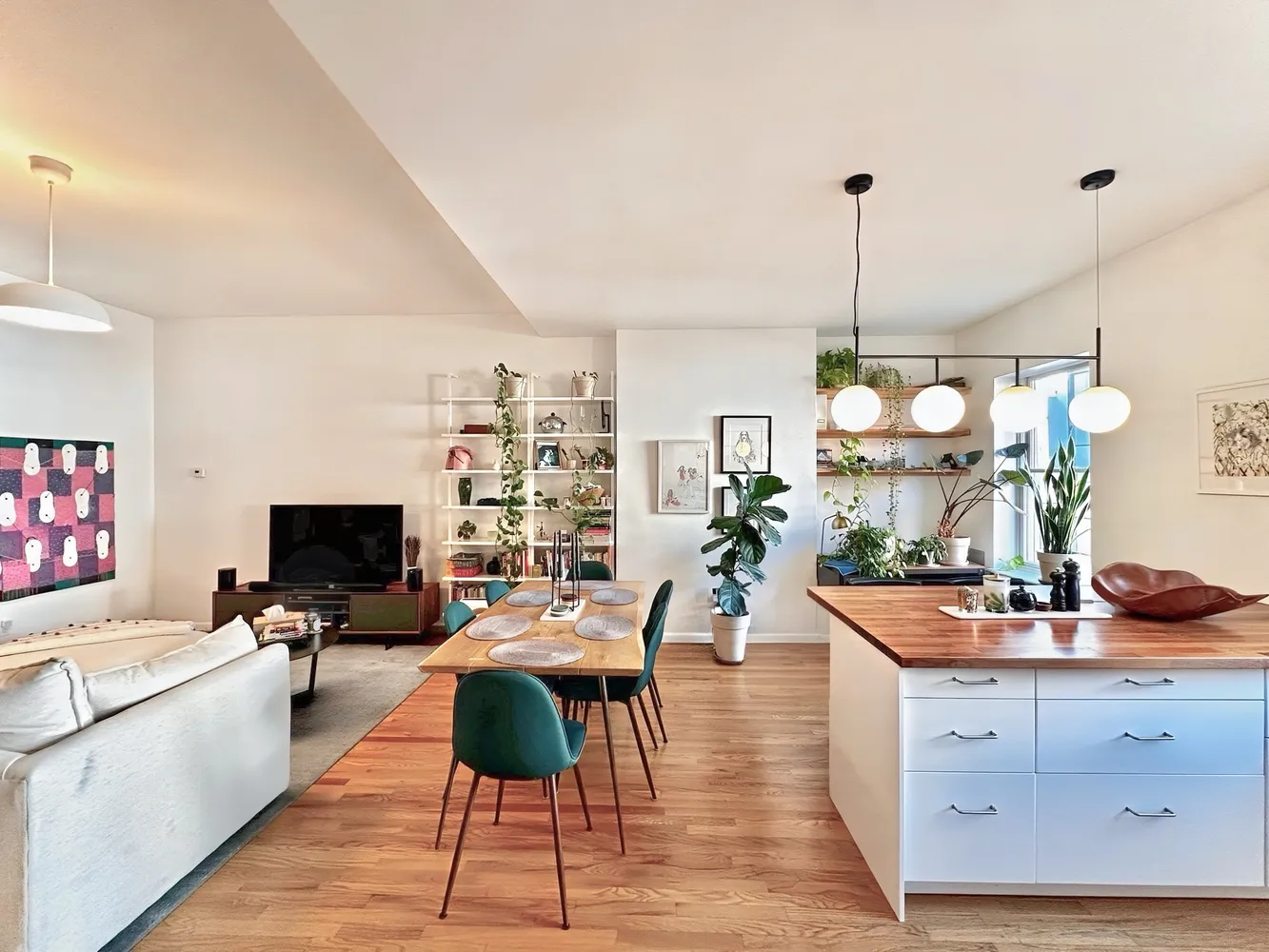 $4,800 | 75 Warren Street, Unit 4 | Columbia Street Waterfront