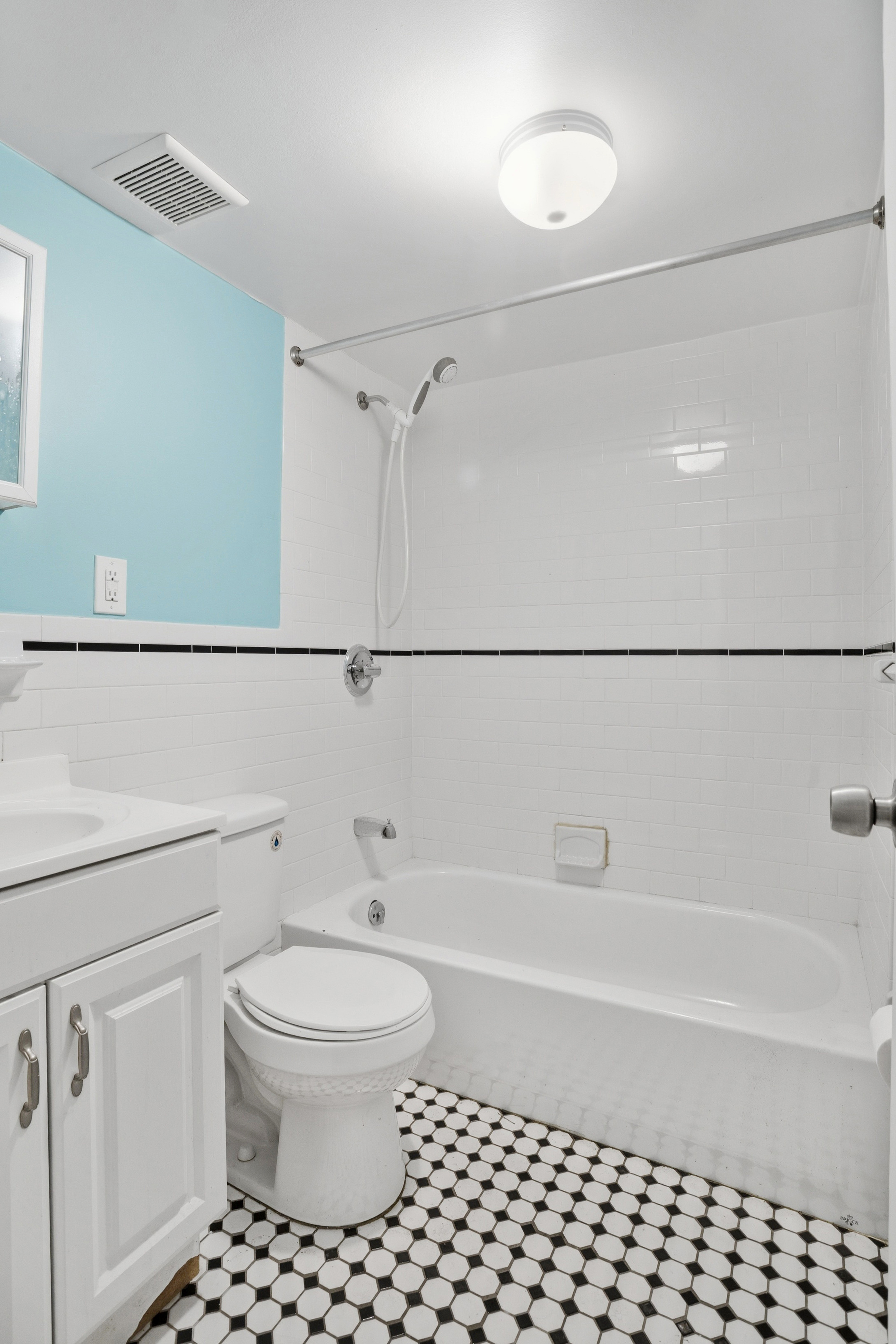417 A 18th Street Brooklyn, NY 11215 - Photo 12 of 16 a bathroom with a bathtub and a toilet