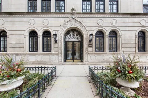 $475,000 | 415 West Aldine Avenue, Unit 2B, Chicago, IL 60657