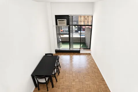 $550,000 | 350 East 62nd Street, Unit 2D | Lenox Hill