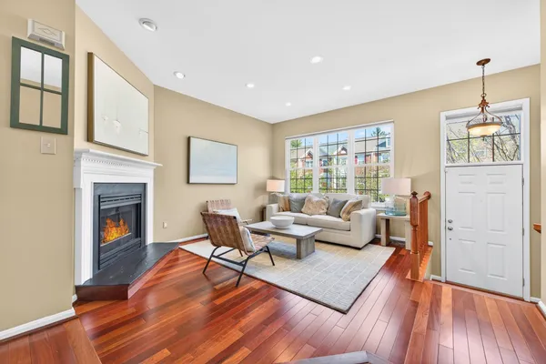 $800,000 | 12017 Edgemere Circle, Reston, VA 20190