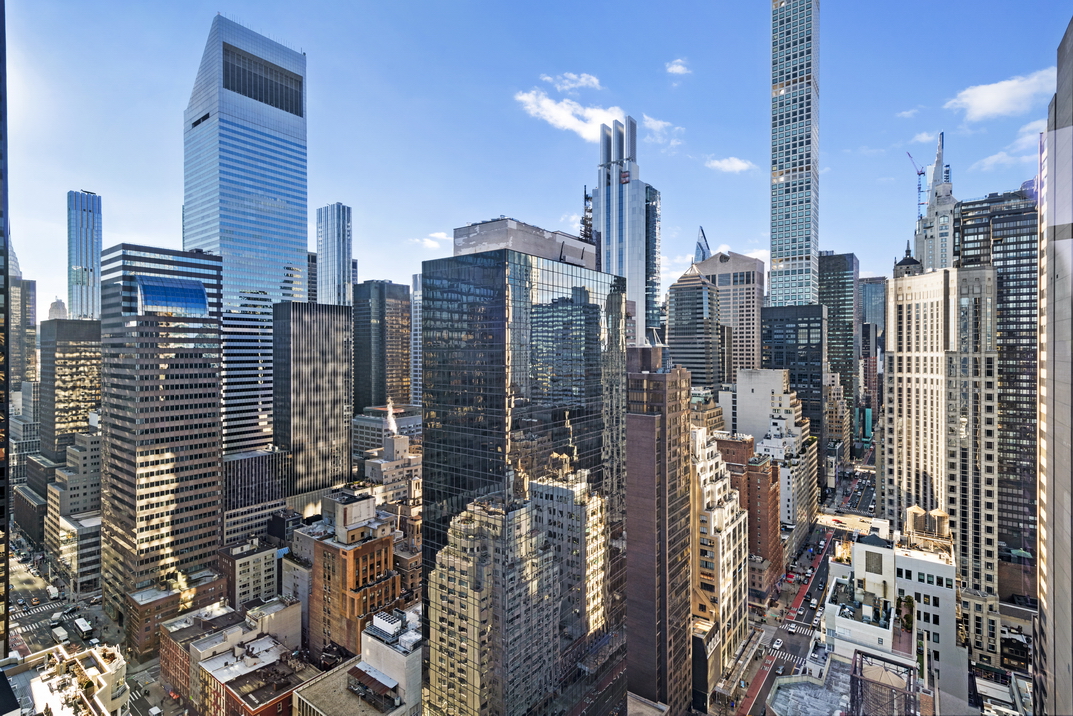 207 East 57th Street, Unit 34A Manhattan, NY 10022 - Photo 8 of 22 a city view