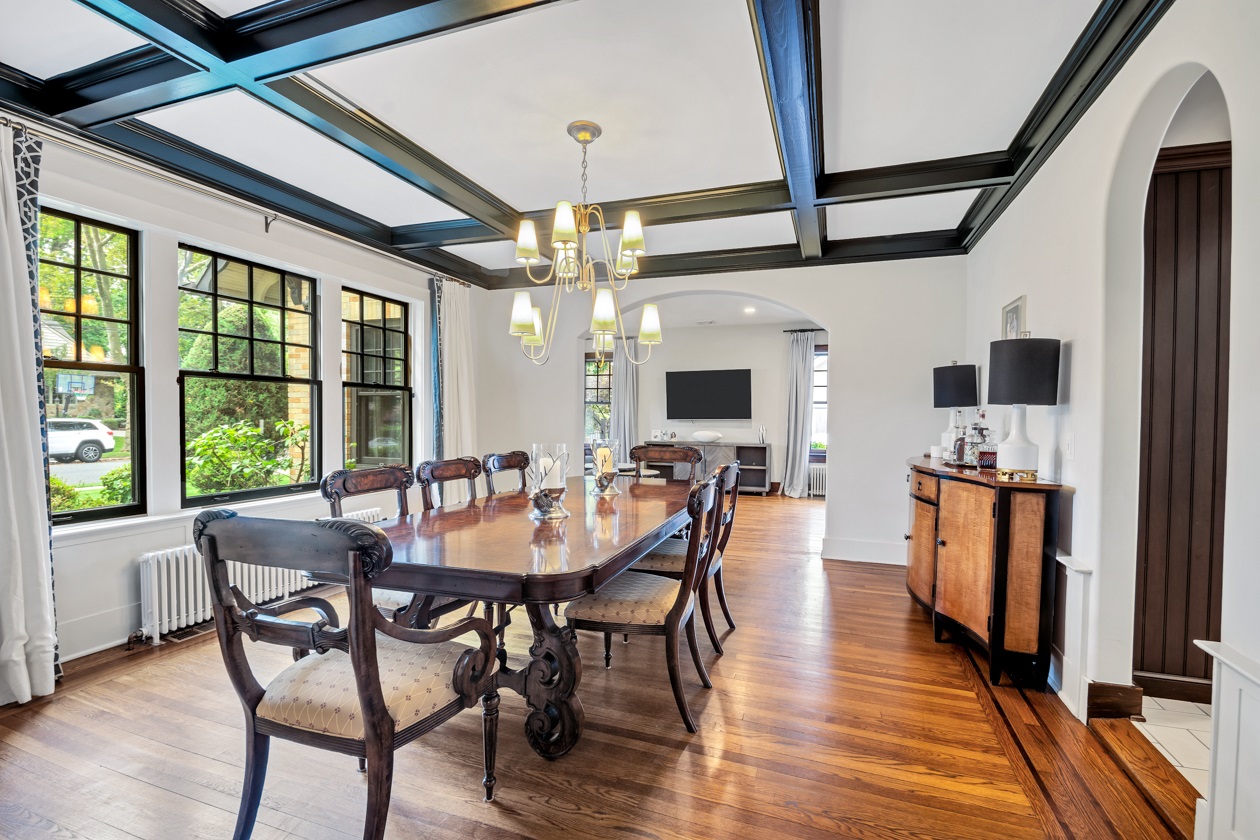 35 Grymes Hill Road Staten Island, NY 10301 - Photo 7 of 31