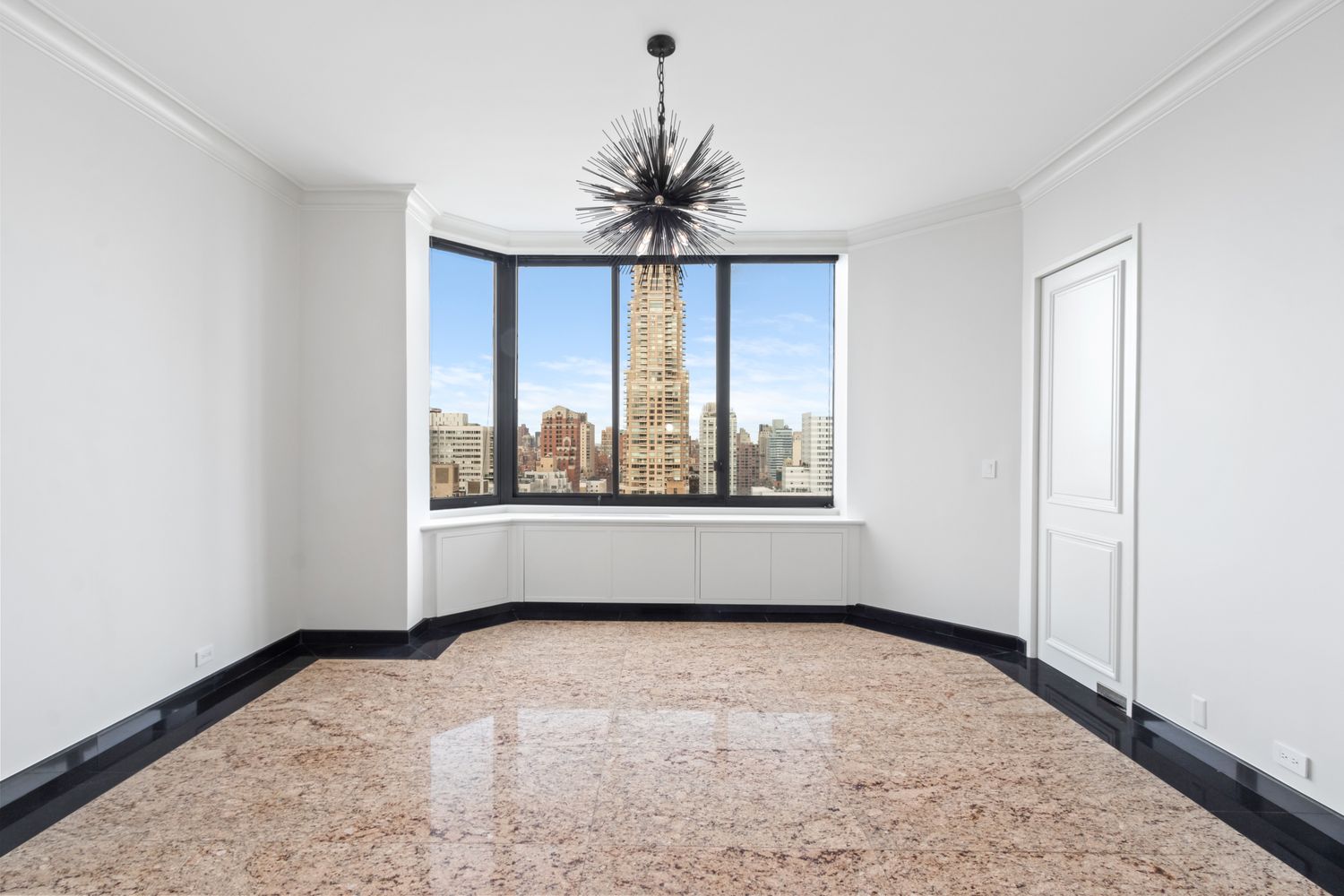 $4,250,000 | 200-210 East 65th Street, Unit 27N | Upper East Side