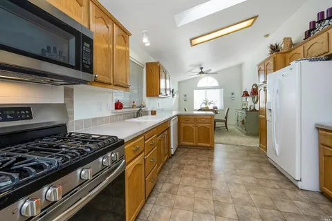 $295,000 | 600 Colonial Park Drive, Unit 600, Santa Rosa, CA 95403