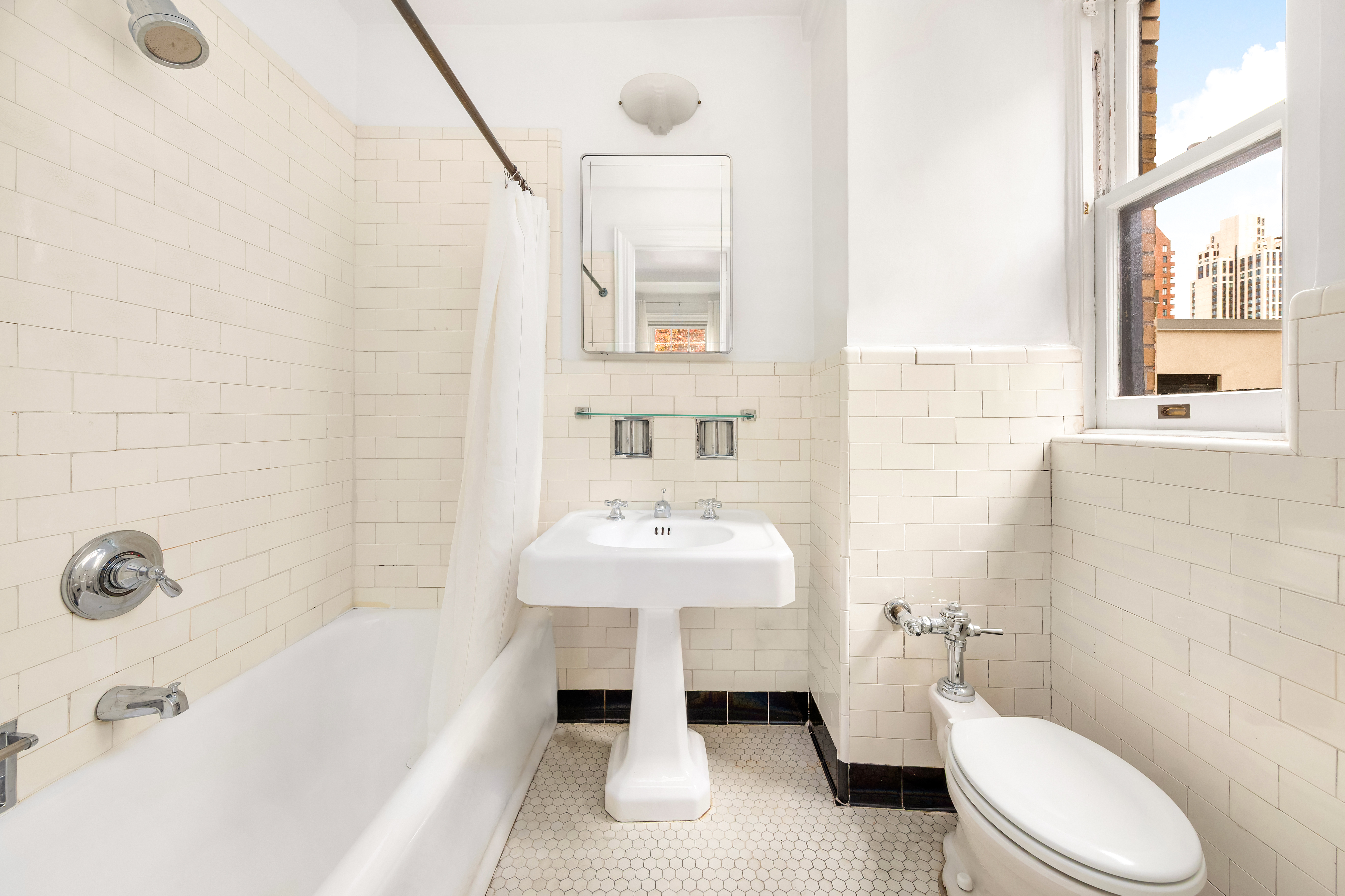 162 East 80th Street, Unit 7C Manhattan, NY 10075 - Photo 7 of 10