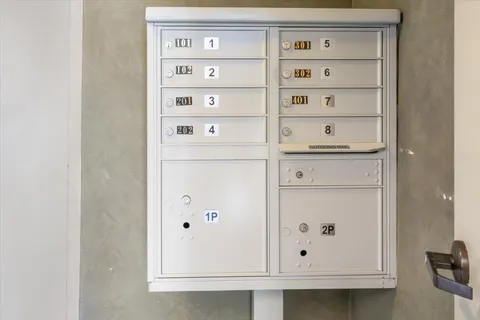 $999,999 | 4394 Farmdale Avenue, Unit 202, Studio City, CA 91604