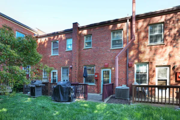 Contact Agent | 1300 South Cleveland Street, Unit Undisclosed, Arlington, VA 22204