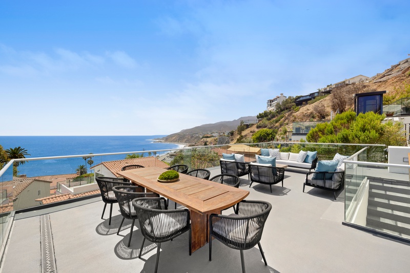 17713 Posetano Road Pacific Palisades, CA 90272 - Photo 19 of 21