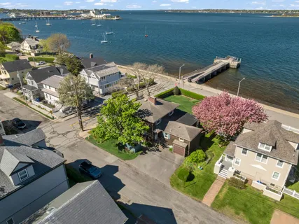 $3,000,000 | 4 Van Zandt Avenue, Newport, RI 02840