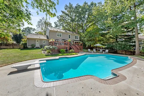 $1,100,000 | 11556 Southington Lane, Herndon, VA 20170