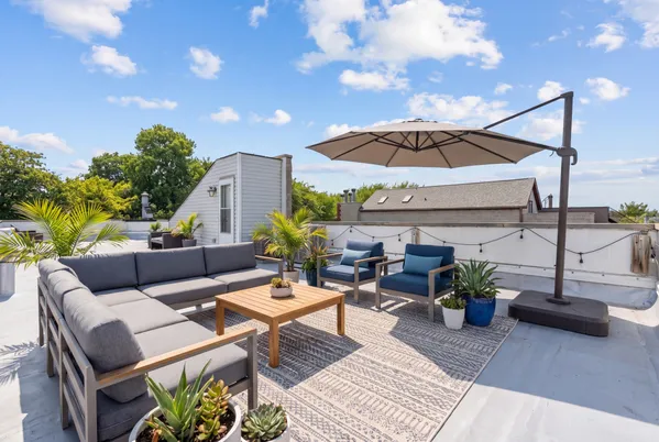 $575,000 | 1043 North Winchester Avenue, Unit 3, Chicago, IL 60622