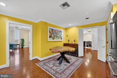 $875,000 | 1300 Army Navy Drive, Unit PH3, Arlington, VA 22202