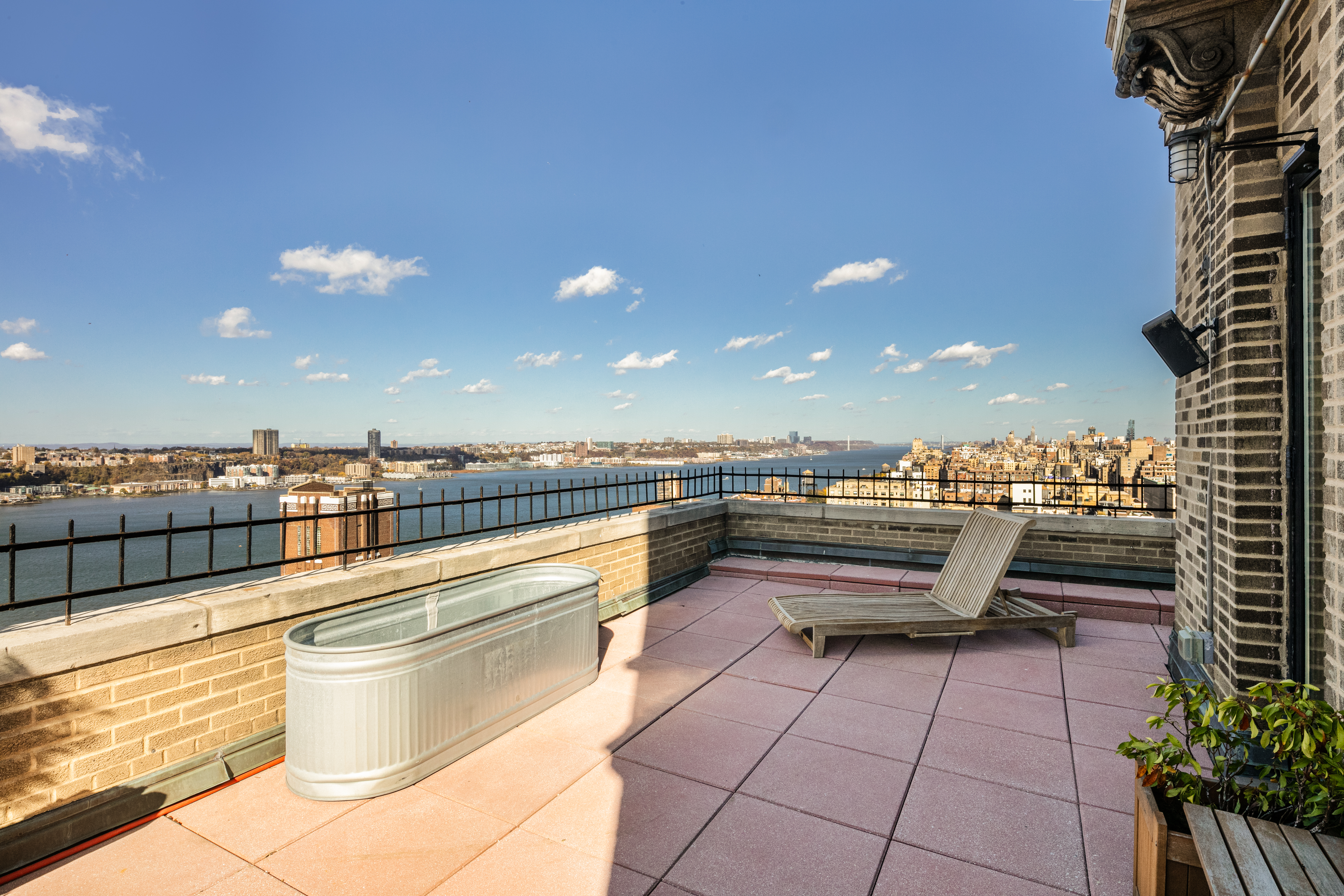 263 West End Avenue, Unit PH22B Manhattan, NY 10023 - Photo 4 of 19 a view of a terrace