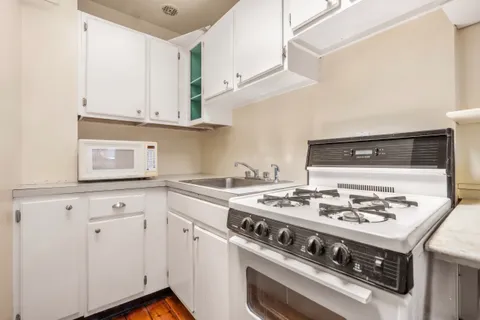 $459,000 | 8 Brimmer Street, Unit 5B, Boston, MA 02108