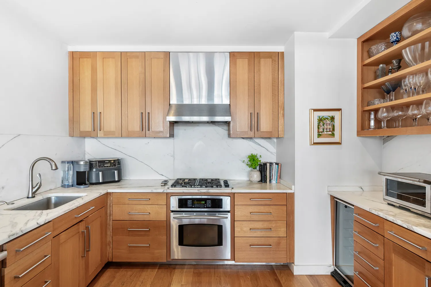 $2,495,000 | 130 West 30th Street, Unit 16A | Chelsea