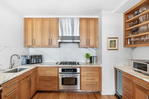$2,495,000 | 130 West 30th Street, Unit 16A | Chelsea