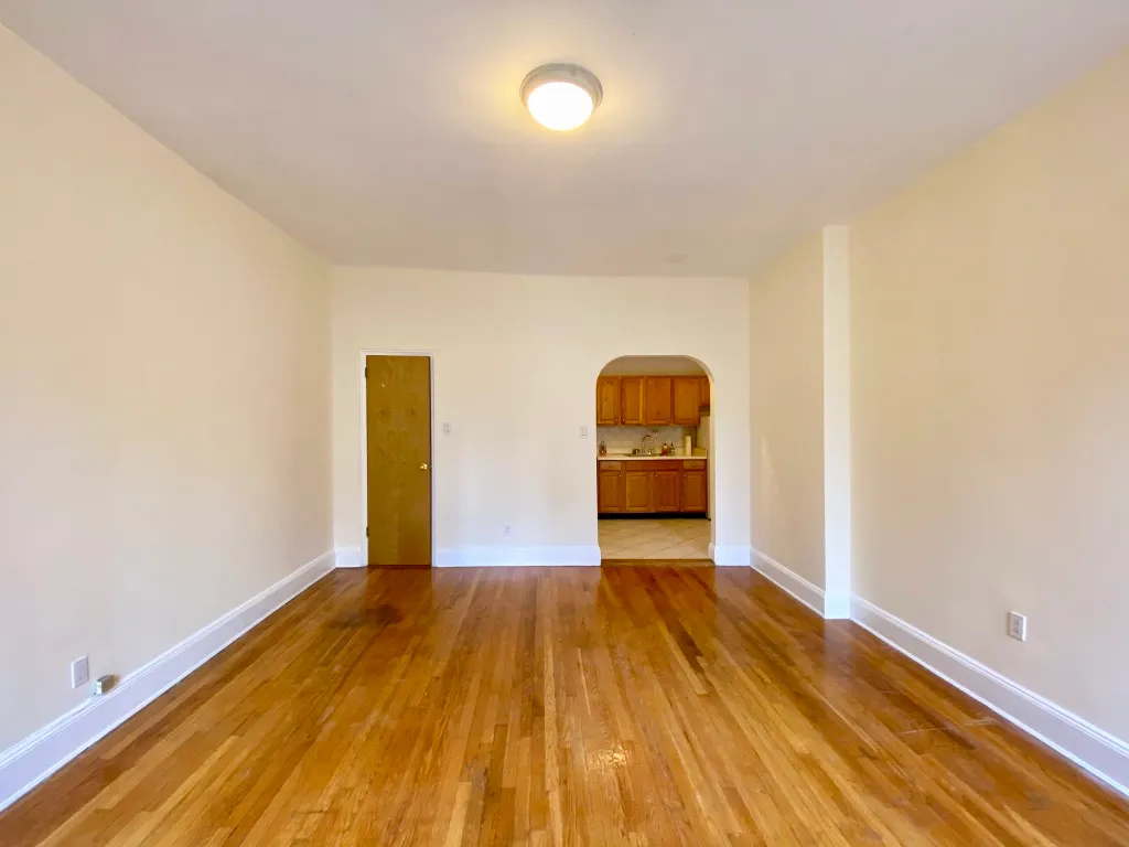 $3,000 | 619 9th Avenue, Unit 3E | Hell's Kitchen