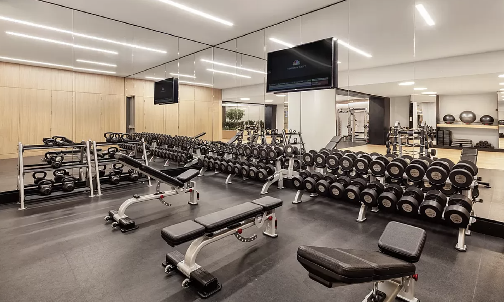 111 Murray Street, Unit 43W Manhattan, NY 10007 - Photo 25 of 32 a room with gym equipment