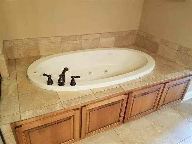 $3,600 | 2129 Hyde Park Avenue, Harvey, LA 70058