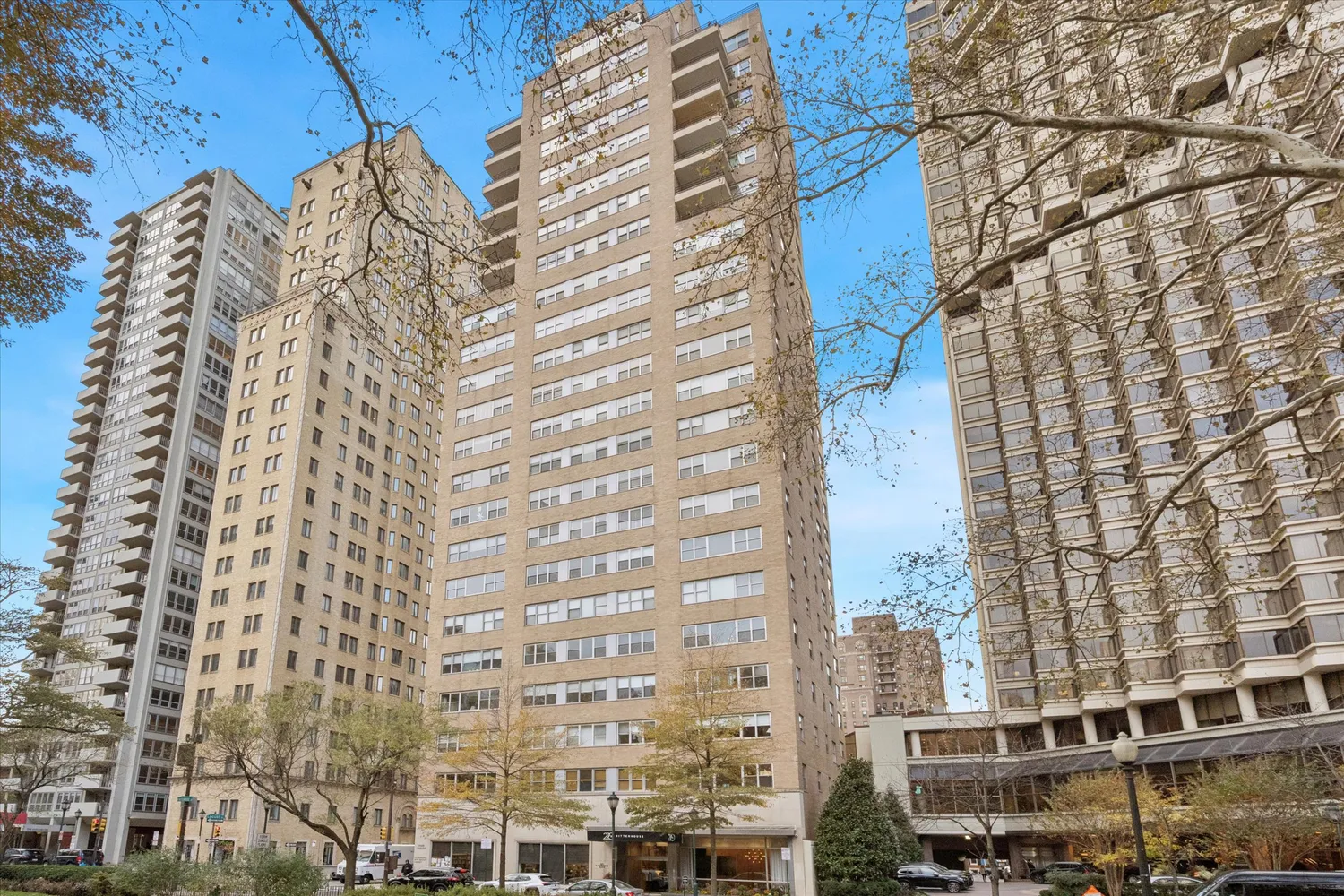 $415,000 | 220 West Rittenhouse Square, Unit 6F, Philadelphia, PA 19103