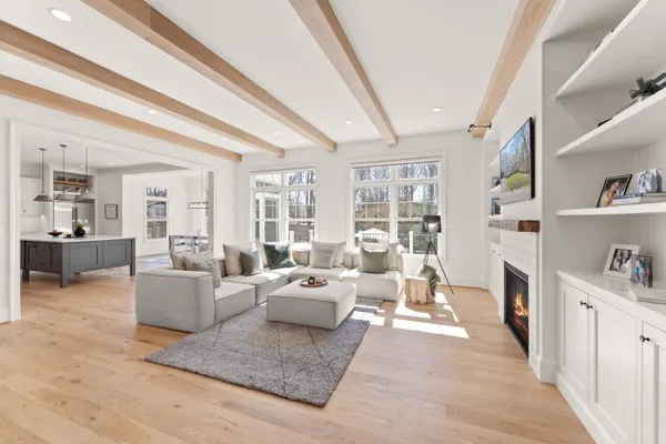 $2,550,000 | 8621 McHenry Street, Vienna, VA 22180