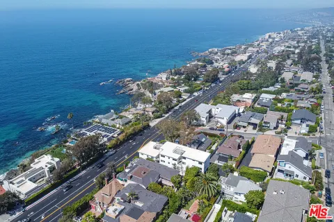 $1,695,000 | 2442 South Coast Highway, Unit 8, Laguna Beach, CA 92651