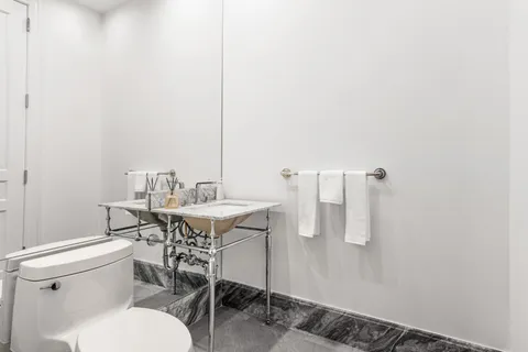 $3,120,000 | 351 East 51st Street, Unit L5C | Midtown East