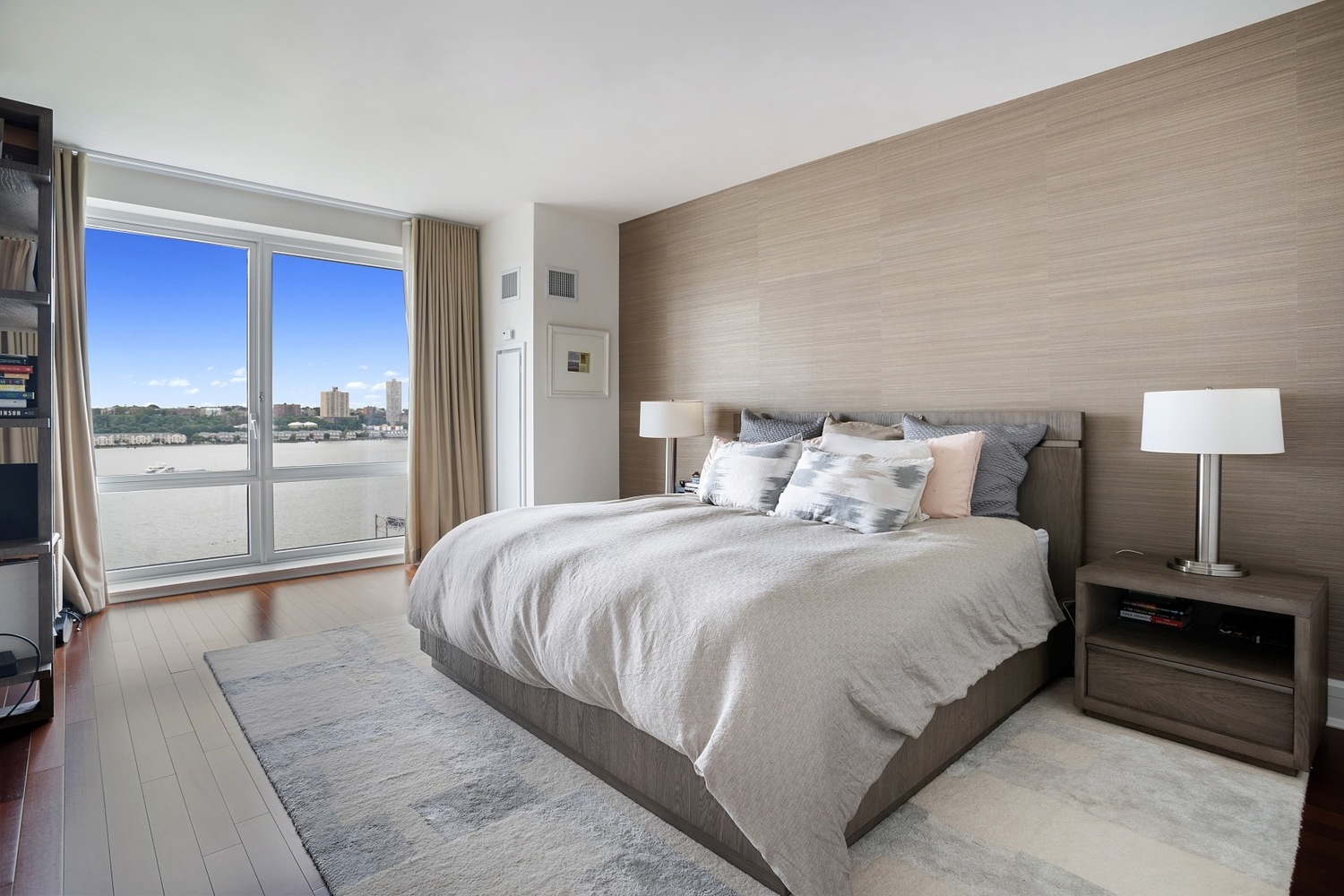 60 Riverside Boulevard, Unit 1101 Manhattan, NY 10069 - Photo 4 of 9