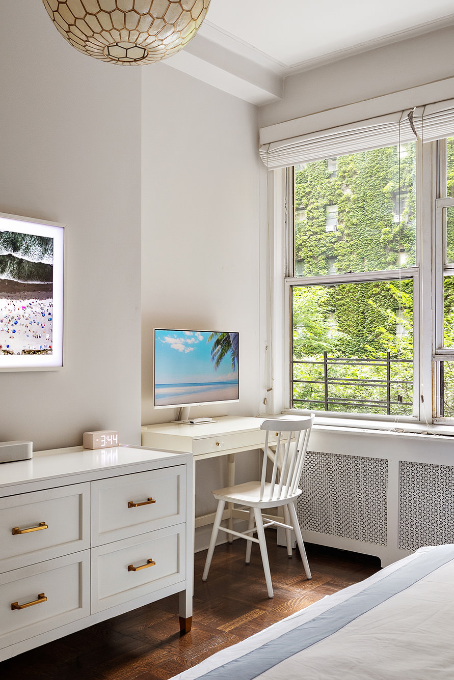 201 West 89th Street, Unit 2F Manhattan, NY 10024 - Photo 5 of 20 a workspace with a window and chair