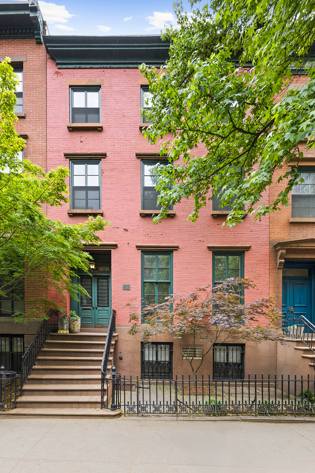 298 State Street, Unit TRIPLEX Brooklyn, NY 11201 - Photo 18 of 21 a front view of house with yard