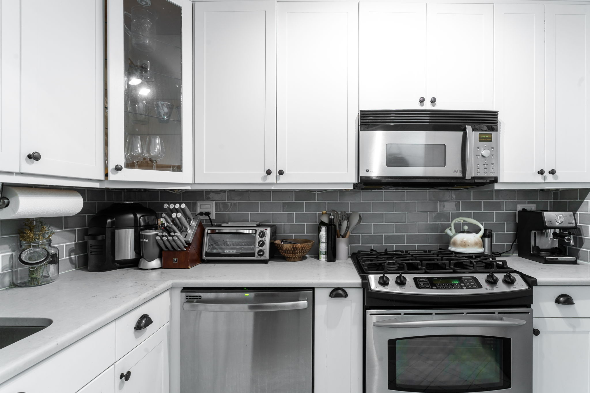 363 East 76th Street, Unit 2G Manhattan, NY 10021 - Photo 6 of 15