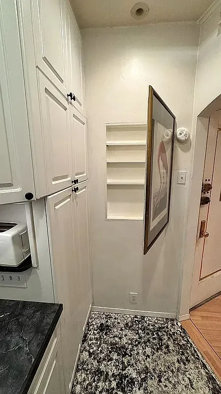$2,895 | 415 West 46th Street, Unit 1B | Hell's Kitchen