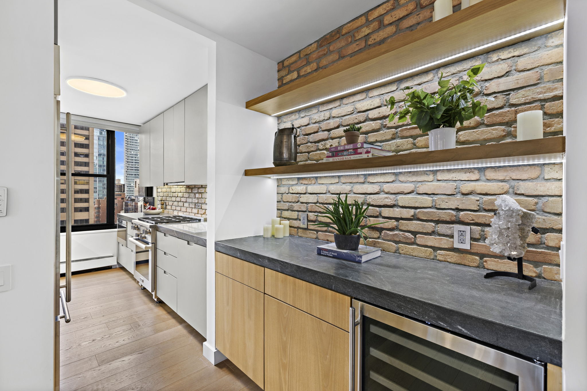 117 East 57th Street, Unit 21H Manhattan, NY 10022 - Photo 9 of 27