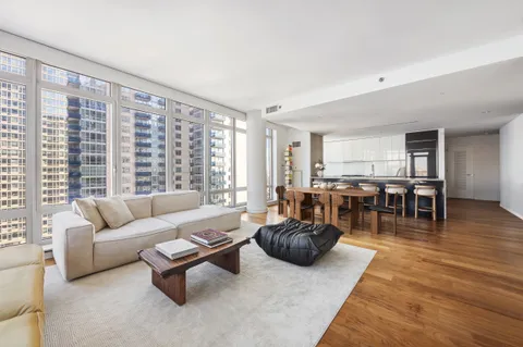 $3,600,000 | 2 Northside Piers, Unit 19K | Williamsburg