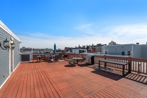 $1,895,000 | 345 West Broadway, Unit 9, Boston, MA 02127