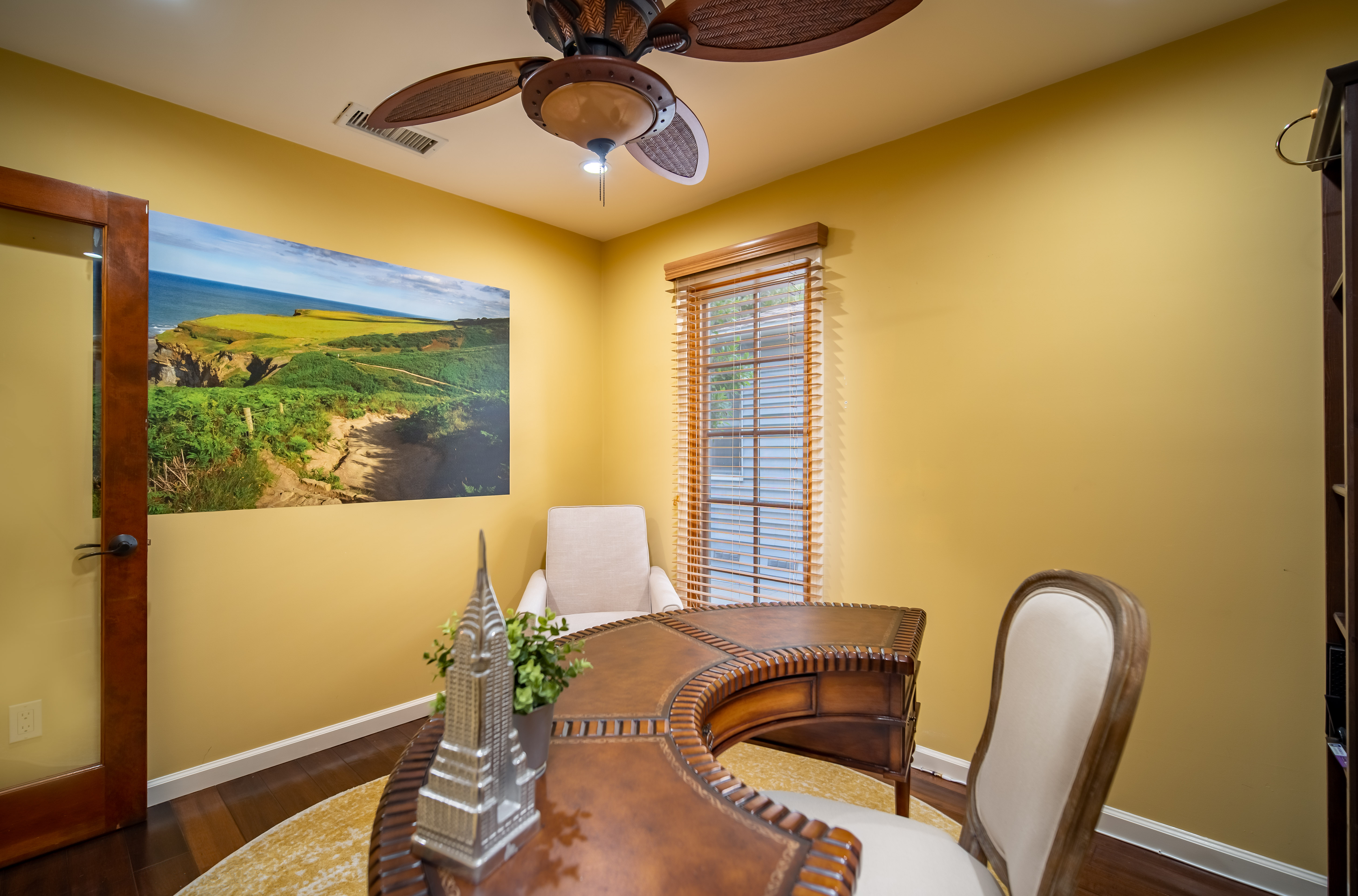 802 North Ford Street Burbank, CA 91505 - Photo 7 of 42