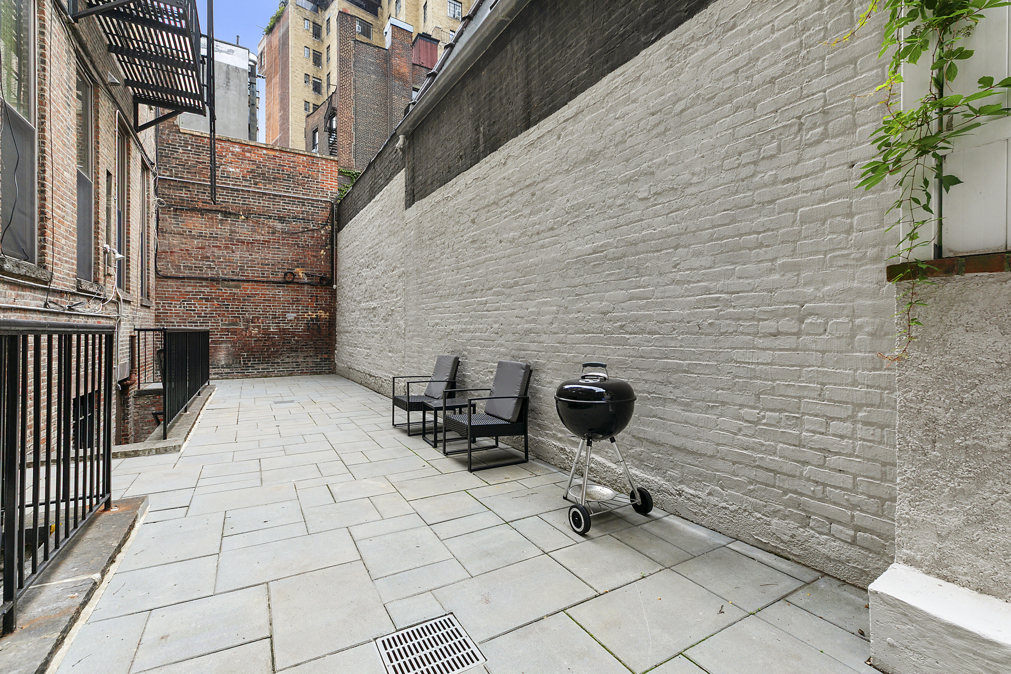 140 West 10th Street, Unit BTE Manhattan, NY 10014 - Photo 7 of 12 a bathroom with a toilet