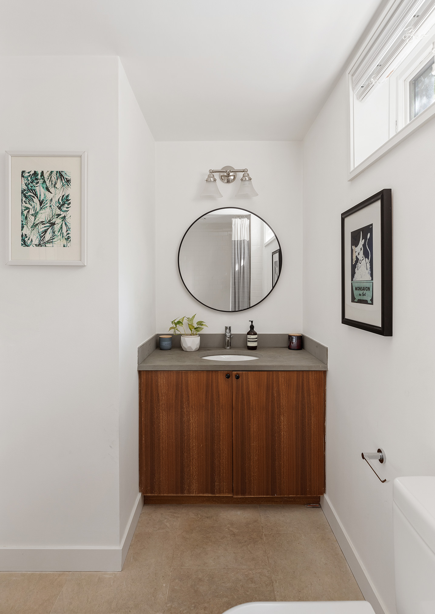 6 Strong Place, Unit GARDEN Brooklyn, NY 11231 - Photo 8 of 10 a bathroom with a mirror and a sink