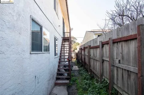 $895,000 | 2120 East 22nd Street, Oakland, CA 94606