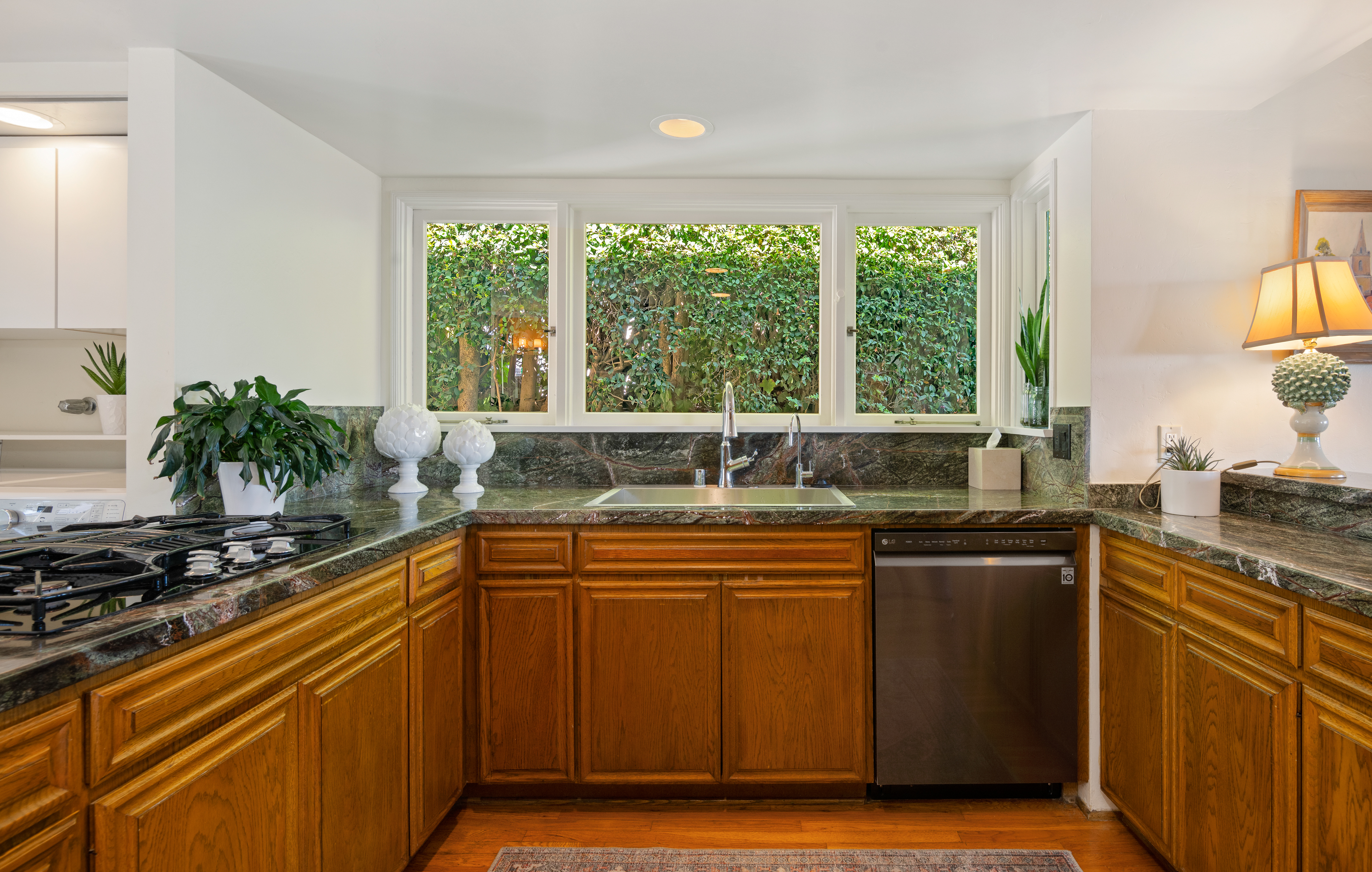 823 Arguello Road Santa Barbara, CA 93103 - Photo 29 of 58 Gallery Image 29