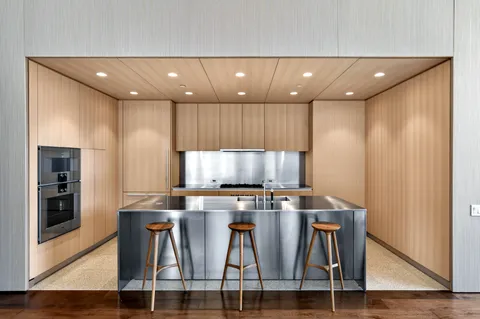 $4,600,000 | 527 West 27th Street, Unit 6S | Chelsea