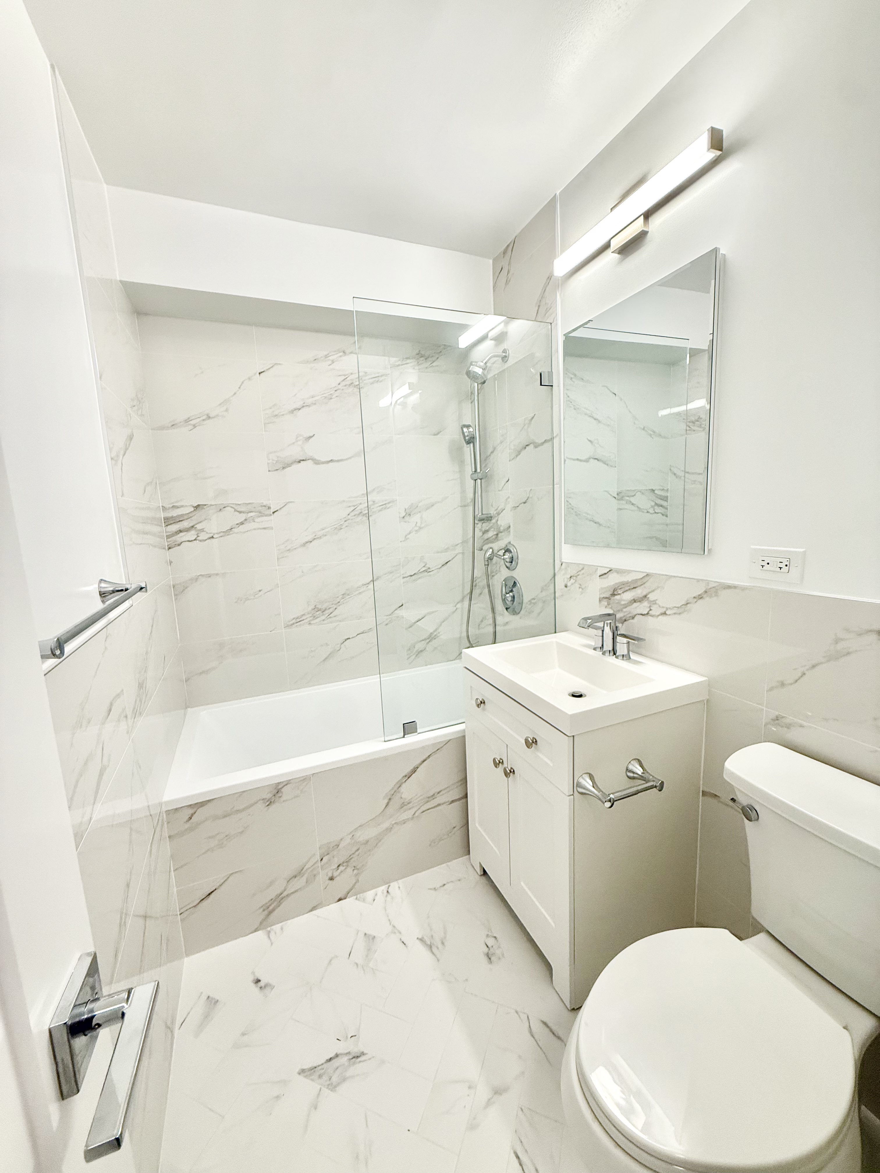 400 East 54th Street, Unit 8A Manhattan, NY 10022 - Photo 4 of 11 Gallery Image 4