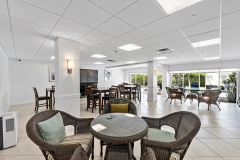 $380,000 | 1500 South Ocean Boulevard, Unit 706, Lauderdale-by-the-Sea, FL 33062