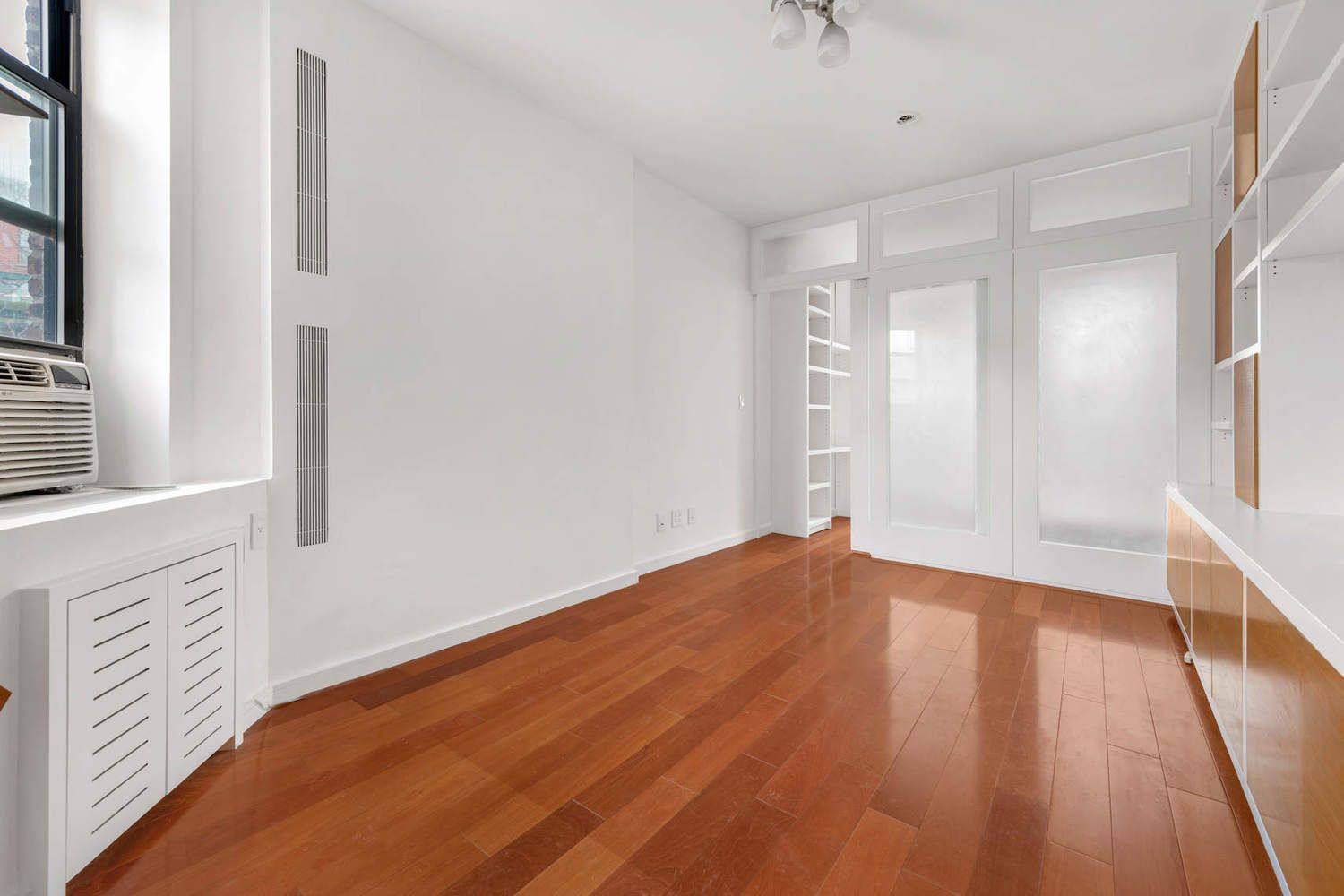 225 West 10th Street, Unit 2D Manhattan, NY 10014 - Photo 3 of 9