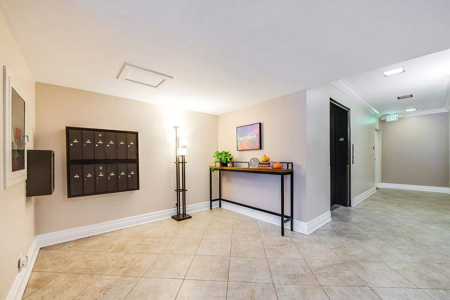 $849,000 | 10409 Riverside Drive, Unit 203, Toluca Lake, CA 91602