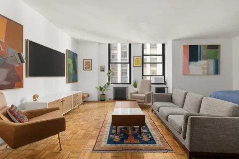 $390,000 | 3 Hanover Square, Unit 8A | Financial District